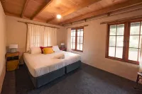 Cloudy Creek Cottage Hotels near Bruny Island