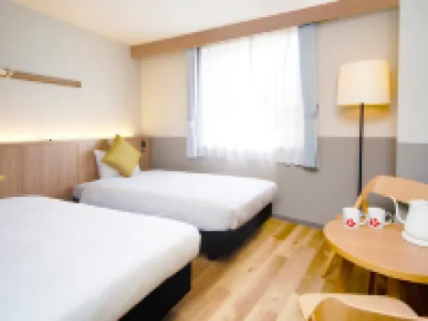 Hot Cross Point Santa Monica Hotels in Miyakojima