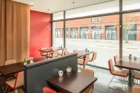 Ibis Esch Belval - ที่มีบาร์