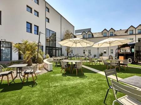 Ibis Styles la Roche-Sur-Yon Отели в г. Муийрон-ле-Каптиф