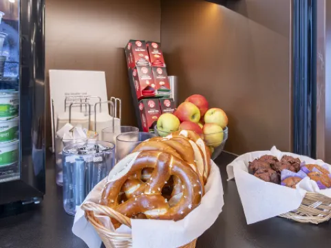 B&B HOTEL München-Olympiapark Отели рядом с достопримечательностью «Rheinmetall MAN Military Vehicles GmbH»