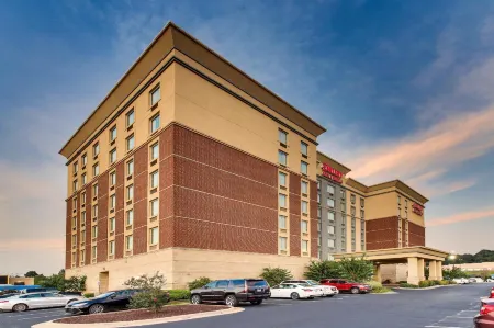 Drury Inn & Suites Meridian Отели рядом с достопримечательностью «Парк Бонита Лейкс»