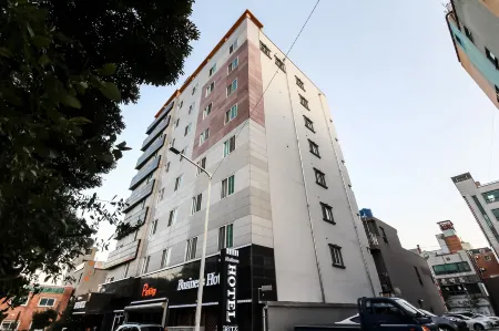 Gwangyang Hotel Ritz Отели в г. Кванъян