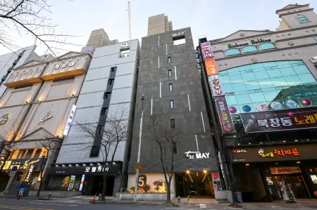 Hotel The May Отели рядом с достопримечательностью «Kimdaejoong Convention Center»