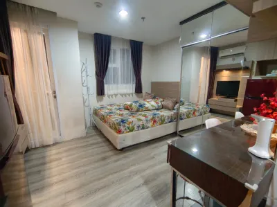 Warm Quiet Stay in Bintaro Icon Hotels in Pondok Aren