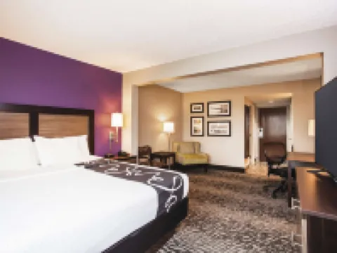 La Quinta Inn & Suites by Wyndham Clearwater South Hotels in Pinellas Park