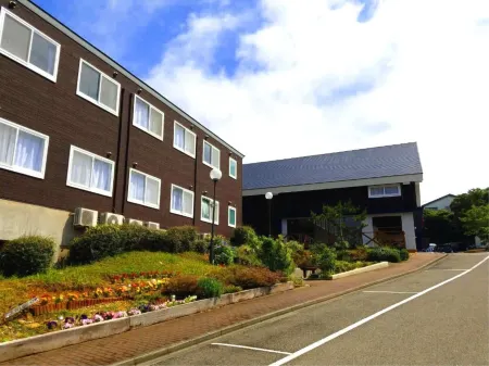 Grampus Inn Shirahama Отели рядом с достопримечательностью «Senjojiki»