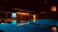 Historia Royal - Pools