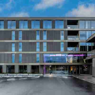 Yotel Geneva Lake Hotel Exterior