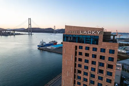 Gwangyang Lacky Hotel