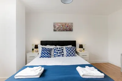 Skyvillion - Tower Point Enfield 1Bed W/Balcony