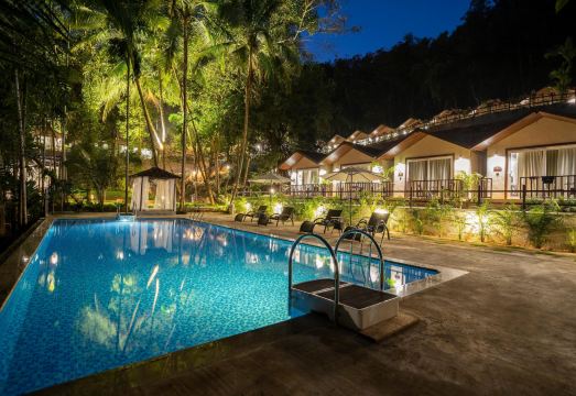 스톤 우드 프리미어 고카르나