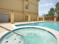 La Quinta Inn & Suites by Wyndham Cleburne - Kylpyammeita