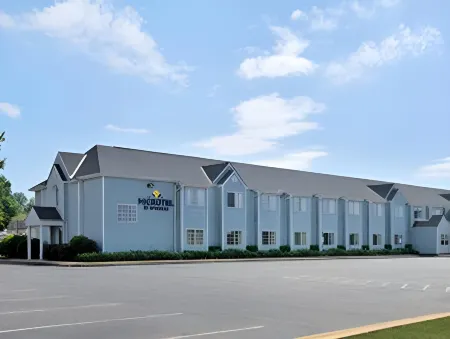 Microtel Inn & Suites by Wyndham Tuscaloosa – East