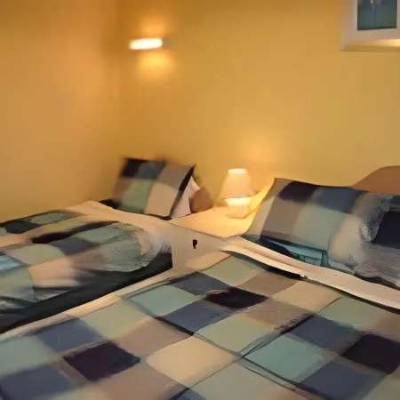 Rowntree Seaview Holiday Flats Small Double Room with No View