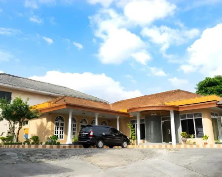 Hotel Griya Tirta Hotels in Bukitintan