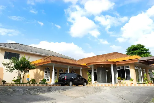 Hotel Griya Tirta Hotels in Bukitintan