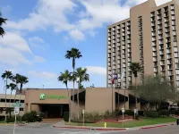 Holiday Inn Corpus Christi Downtown Marina Hotels in der Nähe von Anthony's Aveda Concept Salon & Day Spa