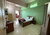 Hotel Sarang Lodging and Boarding Hotel a Karanje Turf Satara