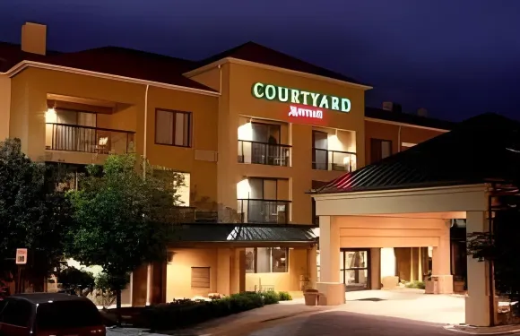 弗林特大布蘭克萬怡酒店