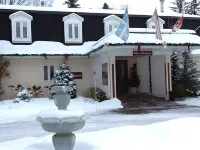 Relais St-Denis Hotels near Le Jardins de Francois