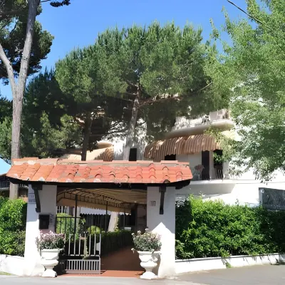 Hotel la Pineta Al Mare Hotels near Forte Lorenese