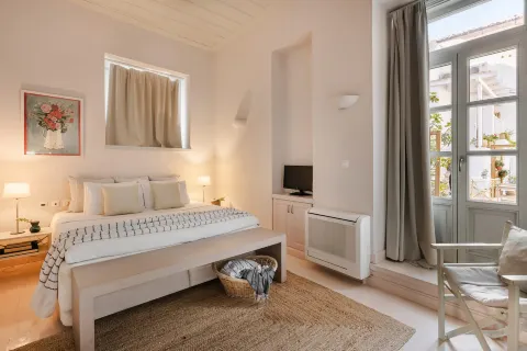 Hydra Hotel