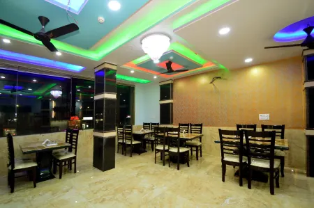 Hotel Sag Отели рядом с Аэропорт Джайпур