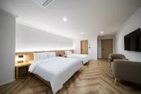 H Avenue Gumi Okgye Hotels near Kumoh National Institute of Technology