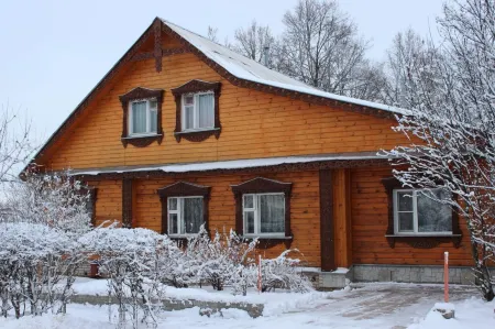 Августин Отели рядом с достопримечательностью «Покровский собор»