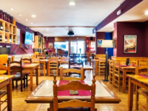 Esquirol Hoteles en Llivia