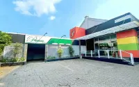 Premiere Inn Tegal - Guest houses