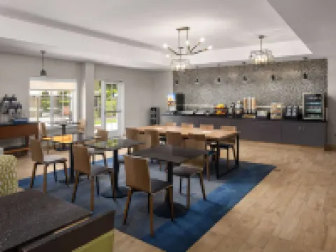 La Quinta Inn & Suites by Wyndham Santa Clarita - Valencia Hotels in Stevenson Ranch