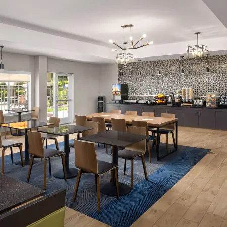 La Quinta Inn & Suites by Wyndham Santa Clarita - Valencia