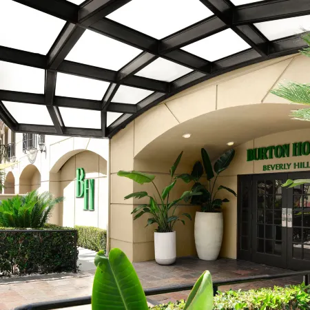 Burton House Beverly Hills, A Tribute Portfolio Hotel Отели рядом с достопримечательностью «Сенчури-Сити»