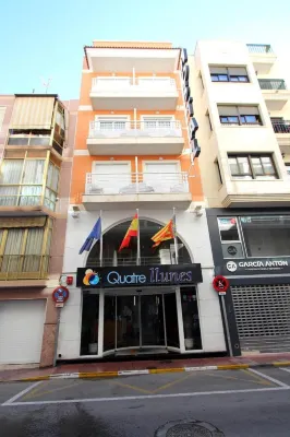 Hotel Quatre Llunes Hotel a 