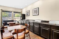 MainStay Suites Addison-Dallas - breakfast