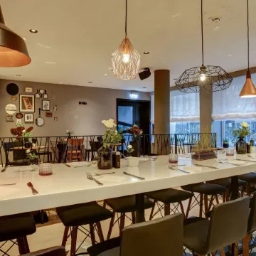 Vienna House Easy by Wyndham Hamburg City Отели рядом с достопримечательностью «Станция метро "Штайнштрассе"»