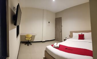 RedDoorz @ Galaxy Bumi Permai Surabaya