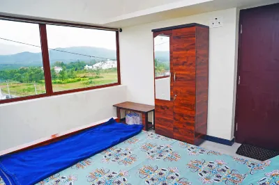 Hari Chitta Comforts Hotels near Mullayanagiri Peak