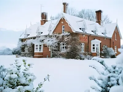 The Red Lion Hotels near River Witham