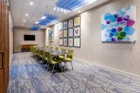 Holiday Inn Express & Suites FT. WASHINGTON - PHILADELPHIA by IHG - parking