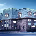 Hardman House Hotels near Walgreens