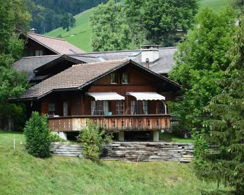 Marmotte, Chalet Hotels in Lauenen