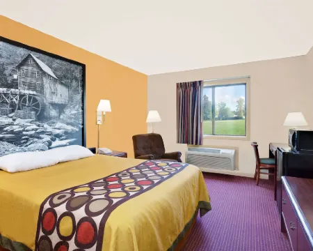 Super 8 by Wyndham Hillsville Hotels in Woodlawn