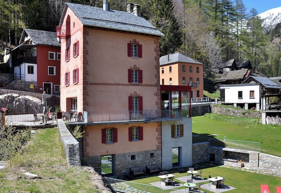 hotel overview picture