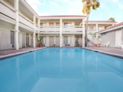 Travelodge by Wyndham Costa Mesa Newport Beach Hacienda Hotels in Costa Mesa