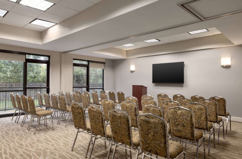 La Quinta Inn & Suites by Wyndham Newark - Elkton photo 5