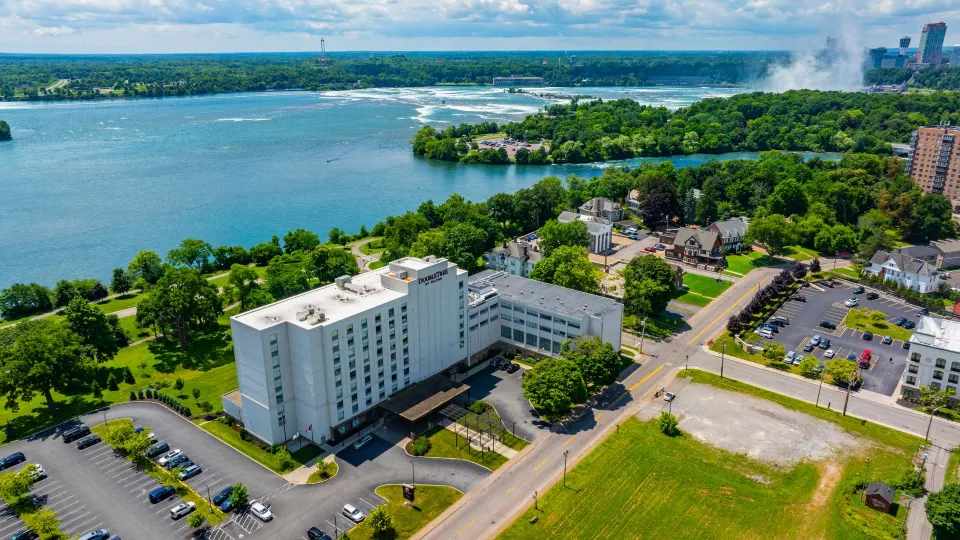 DoubleTree by Hilton Niagara Falls