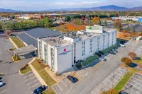 Candlewood Suites Roanoke Airport